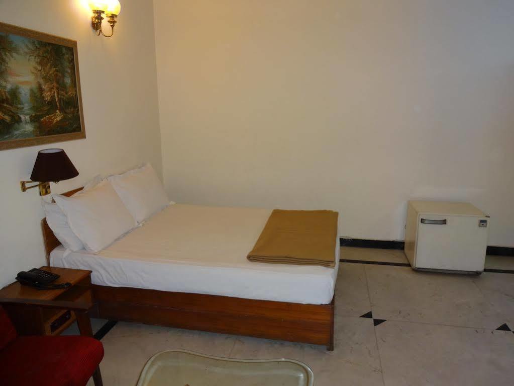 Hotel Alka Premiere Nowe Delhi Zewnętrze zdjęcie
