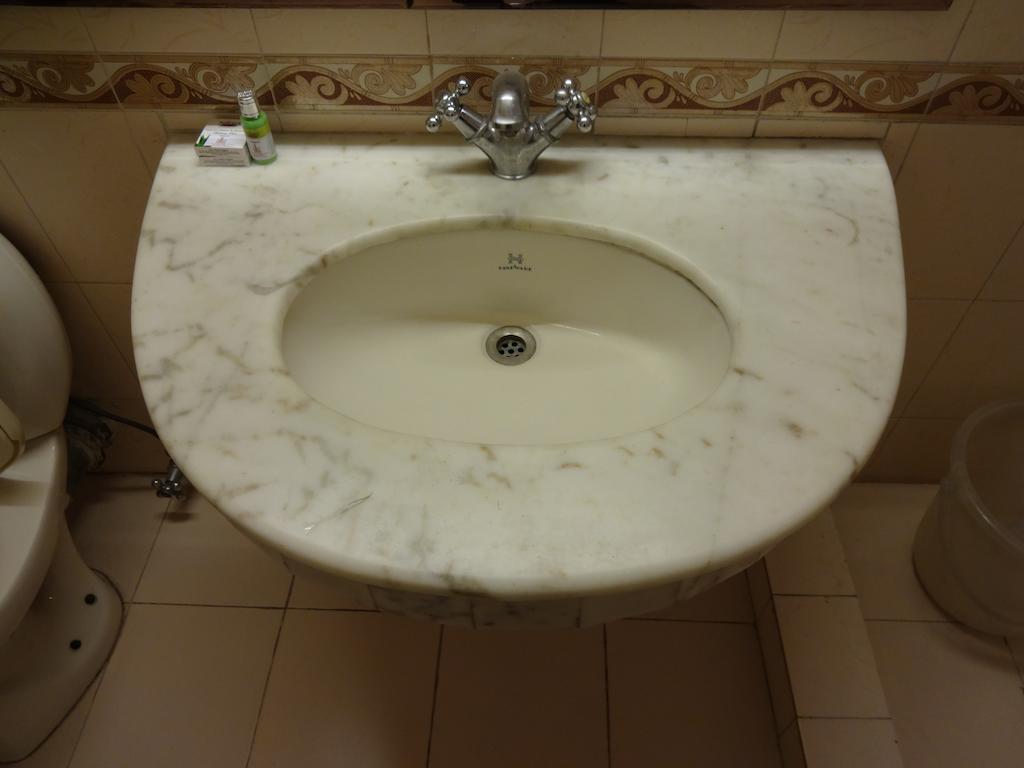 Hotel Alka Premiere Nowe Delhi Pokój zdjęcie